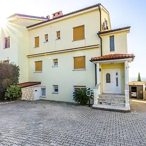 https://apartments-car-crikvenica.primorje-gorskikotar.com